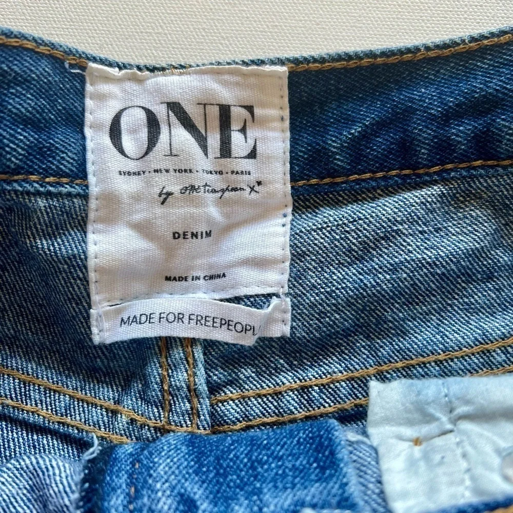 One Teaspoon x Free‎ People Women's 26 Jean Shorts Outlaws Distressed High Rise